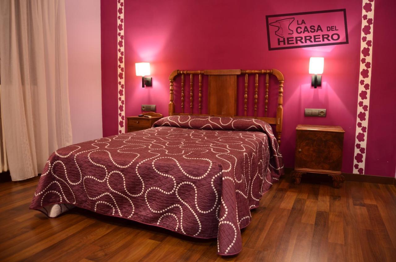 La Casa Del Herrero El Poyo Exteriör bild