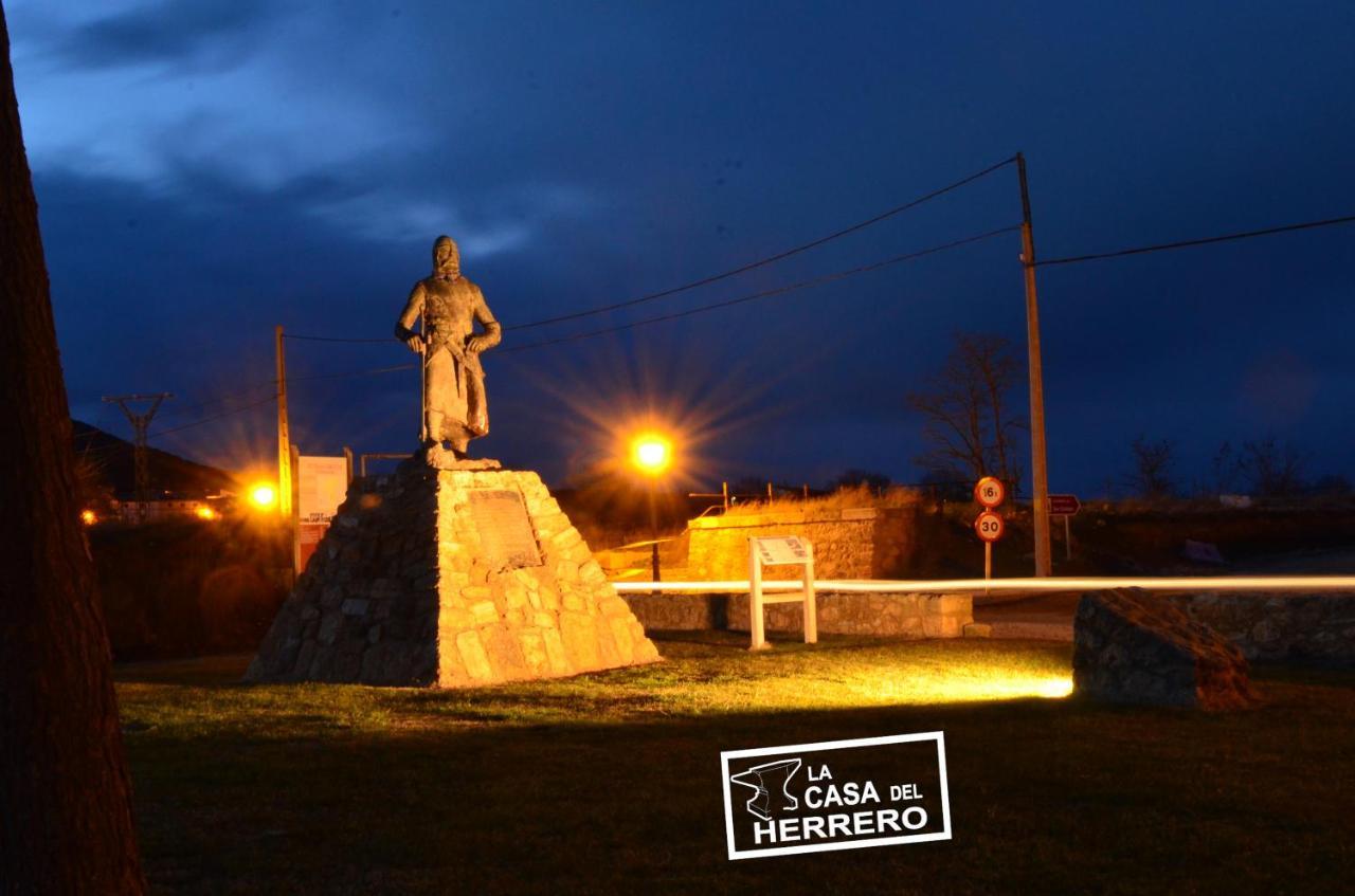La Casa Del Herrero El Poyo Exteriör bild
