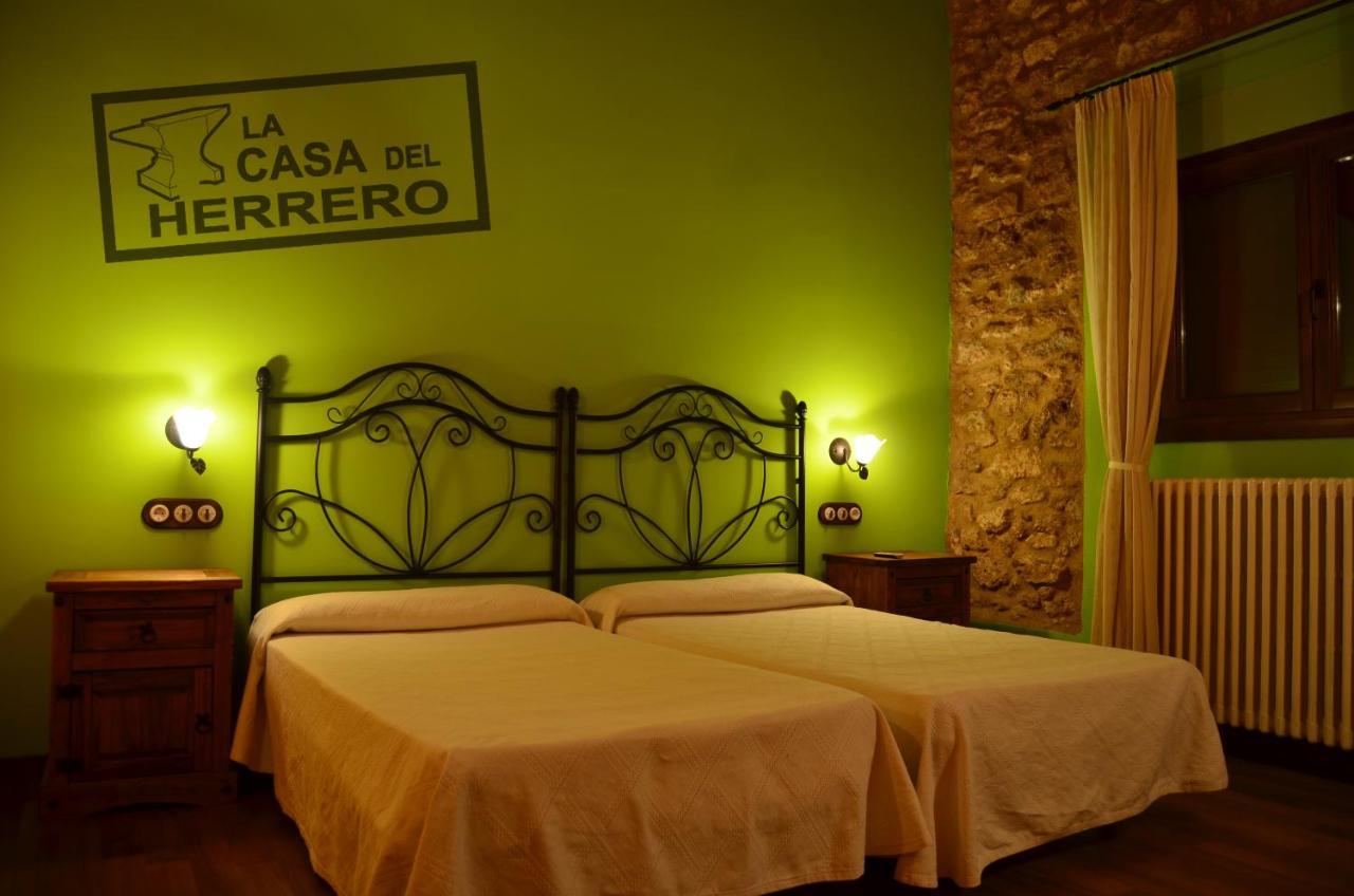 La Casa Del Herrero El Poyo Exteriör bild