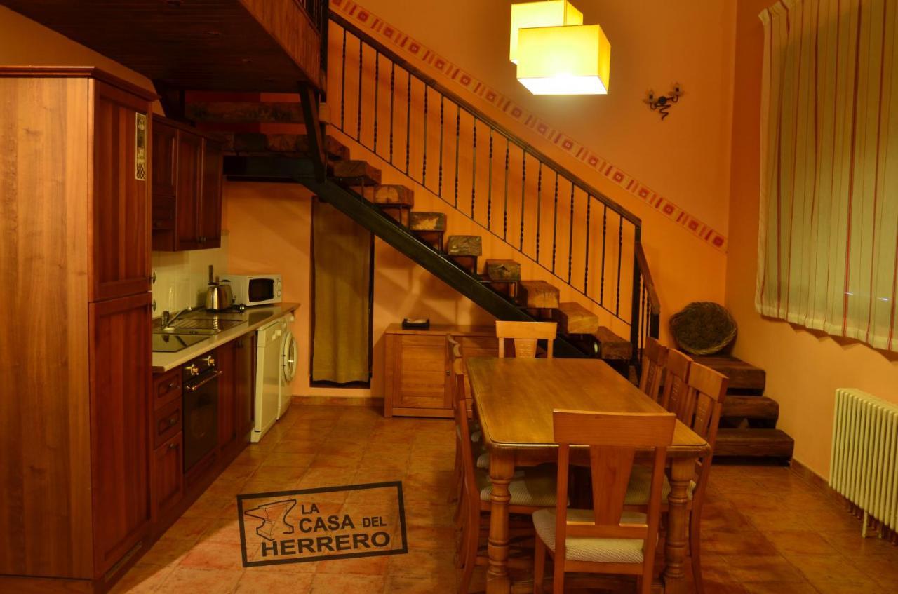 La Casa Del Herrero El Poyo Exteriör bild